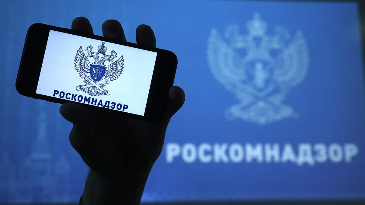 Регулятор сообщил о блокировке 23 апреля, не раскрыв, какие публикации послужили причиной. Редакция требует разъяснений и заявляет о намерении продолжать работу в РФ.