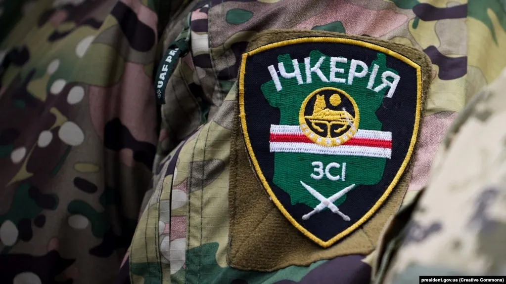 Росфинмониторинг включил Чеченскую Республику Ичкерию и её зарубежные подразделения в список террористических и экстремистских организаций после решения суда Грозного, а её нынешнему лидеру Ахмеду Закаеву в России вменяют создание террористического сообщества и участие в боевых действиях на стороне Украины.