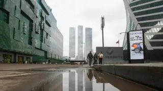Большинство российских работодателей до конца года не планируют расширять штат из‑за охлаждения спроса, дефицит кадров снижается, а часть сотрудников переводят на неполную рабочую неделю.