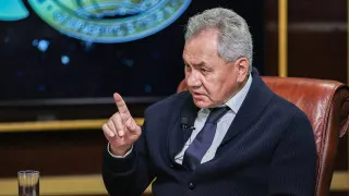 Секретарь Совбеза России Сергей Шойгу заявил, что действия Молдовы в отношении Приднестровья напоминают ситуацию вокруг Донбасса после 2014 года, обвинил Кишинев в экономической и транспортной блокаде региона и пообещал, что Москва предпримет «все необходимые шаги» для защиты российских граждан в случае эскалации.