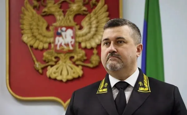 По указу, опубликованному на портале правовой информации, 49-летний Фёдор Щукин назначен главой Дагестана. Он сменит Сергея Меликова; ранее Щукин возглавлял Верховный суд республики.