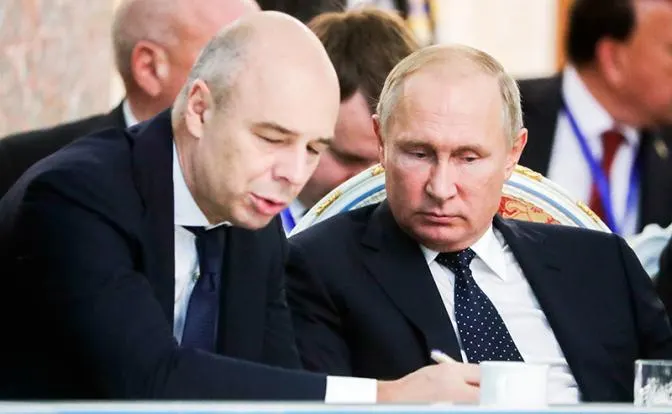 Глава Минфина сообщил о необходимости корректировки бюджета‑2026, что по мнению депутата означает признание невозможности исполнения ранее внесённого проекта. Дефицит уже достиг 5,9 трлн рублей.