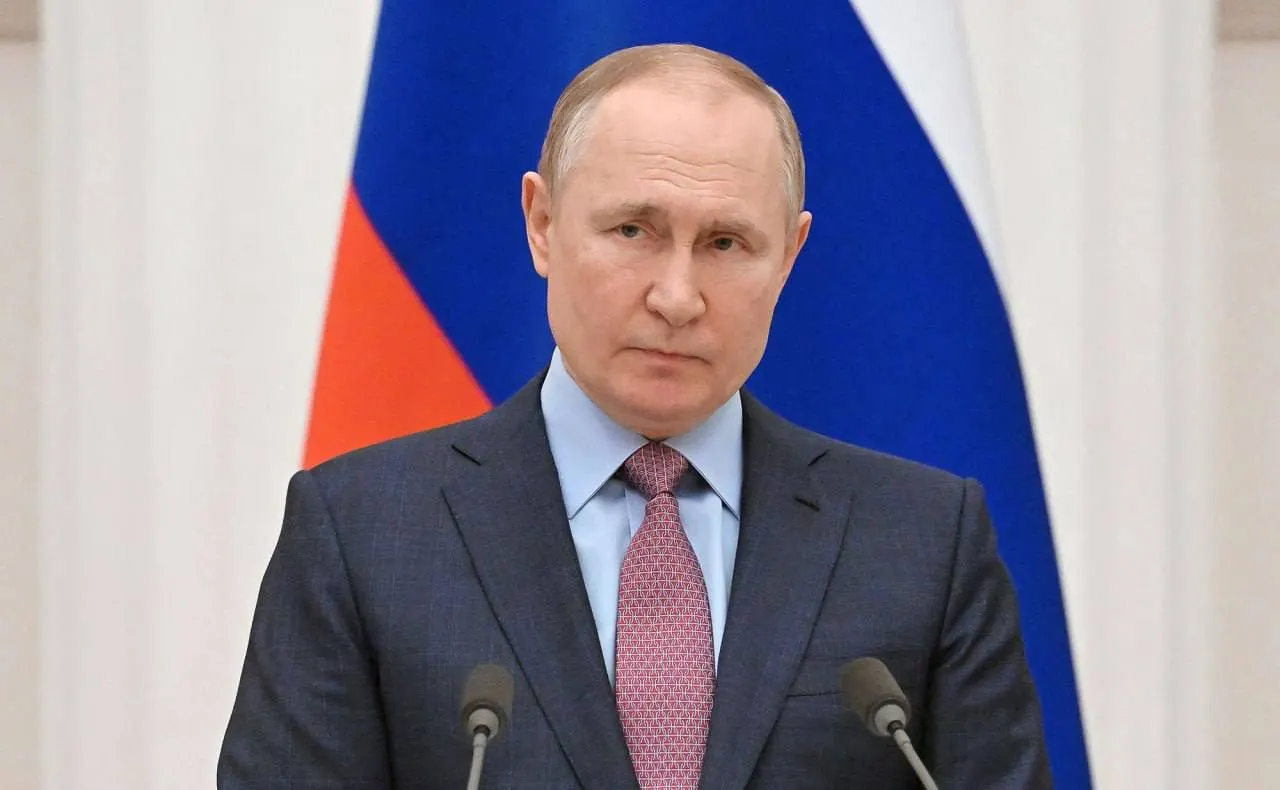 Президент заявил, что искусственный интеллект уже начинает заменять сотрудников младшего звена, и это приведёт к необратимой замене низкоквалифицированных кадров.