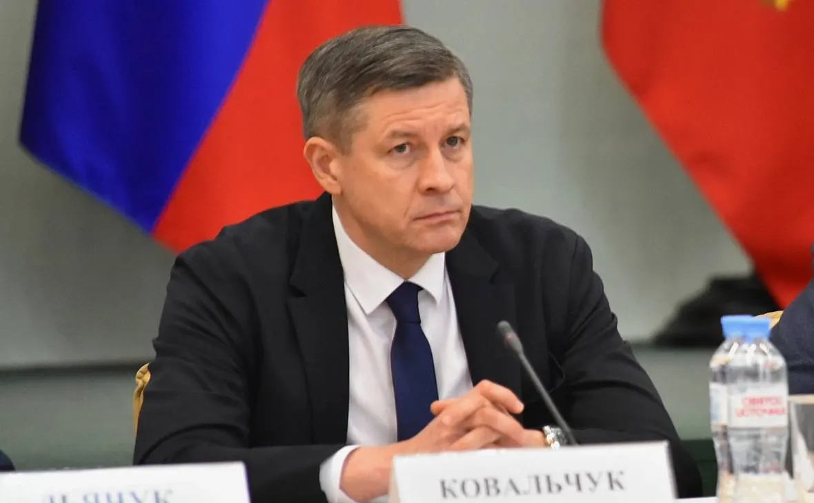 И.о. губернатора Егор Ковальчук подписал указ об отставке регионального правительства. Новый состав пока не представлен. Ранее 13 мая были подписаны указы об отставке глав Белгородской и Брянской областей.