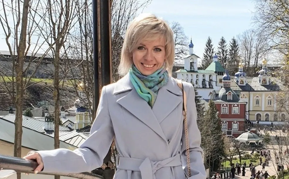 Ей вменяют нарушение ч. 4 ст. 19.34 КоАП — публикацию материалов «иностранного агента» без маркировки; штраф по этой части составляет от 30 до 50 тыс. рублей. Савицкая была внесена в реестр в декабре 2020 года. Ранее по той же статье наказали псковского политика Алексея Малова, а протокол также составлен в отношении журналистки Светланы Прокопьевой.