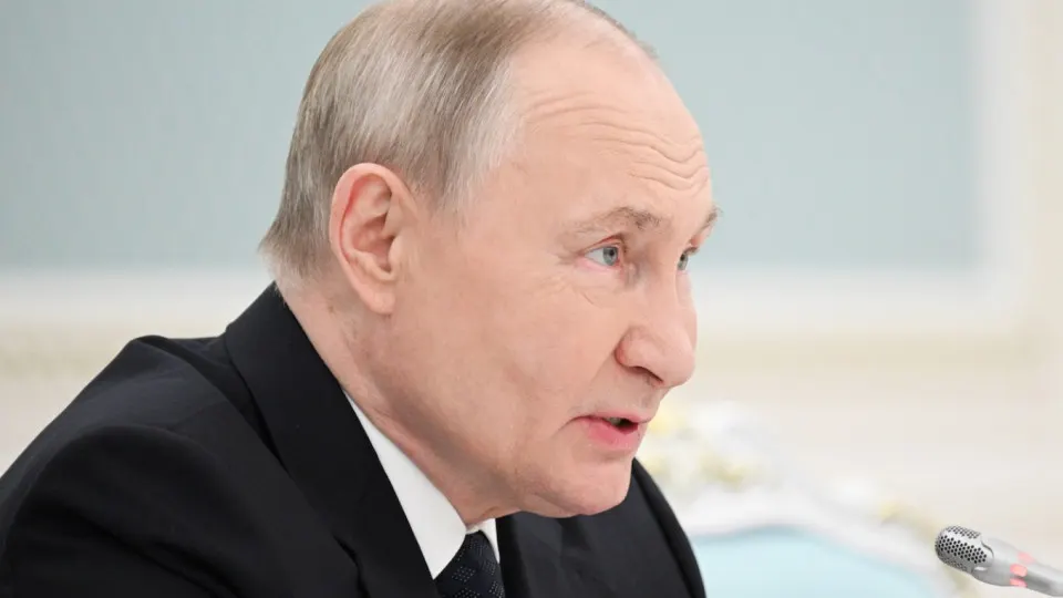 Власти поставили задачу увеличить число иностранцев в российских вузах до 500 тыс. к 2030 году. Одновременно фиксируется рост кампаний по вербовке иностранцев в вооружённые силы и набор студентов в подразделения беспилотных систем.