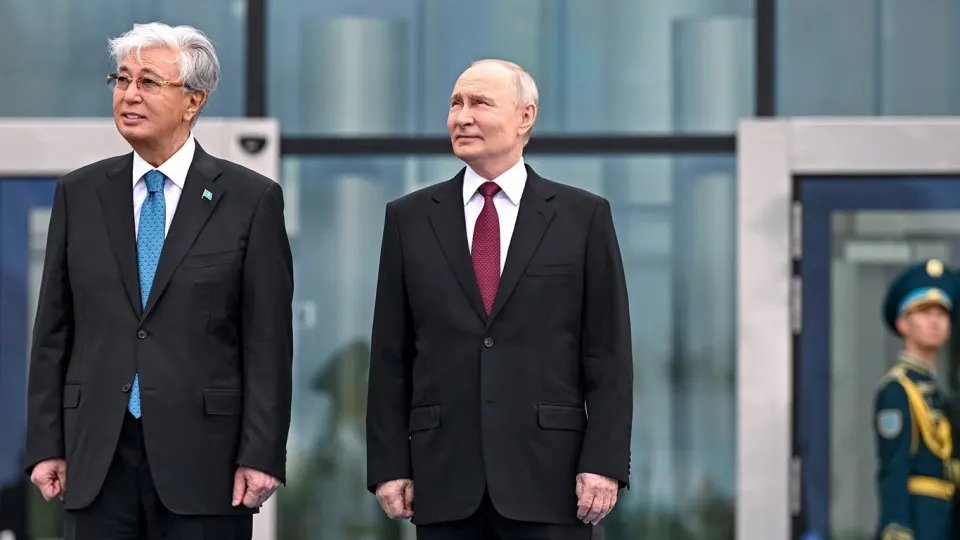 Россия выделит экспортный кредит на строительство АЭС у озера Балхаш стоимостью $16,4 млрд. Первый энергоблок ВВЭР-1200 планируют запустить в 2034 году, работы начнутся в 2027-м.