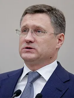 Вице‑премьер сообщил, что правительство готовит изменения в законодательстве для увеличения внутренних поставок топлива. Рассматриваются жёсткие меры, в том числе запрет экспорта дизтоплива; НПЗ работают на полную мощность, ремонты сокращены.