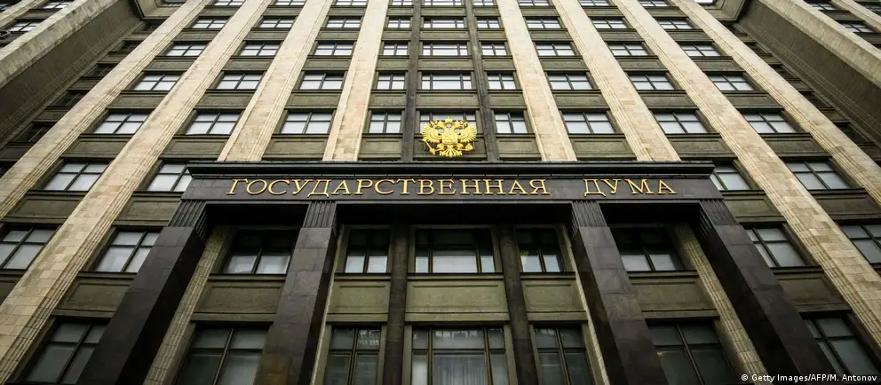 Президент подписал указ о проведении выборов в Государственную Думу девятого созыва 20 сентября 2026 года. Голосование продлится три дня, впервые оно будет организовано и на оккупированных территориях Украины; в ряде регионов планируется дистанционное электронное голосование. Оппозиционные силы фактически отстранены от участия.