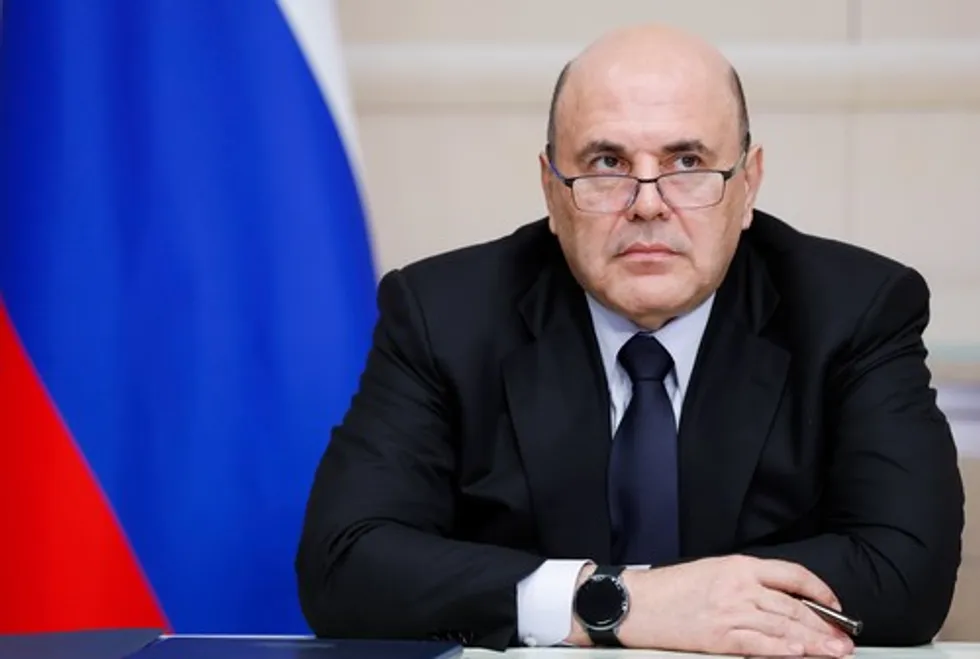 По данным утечек, в 2022 году сестра главы правительства разместила в Газпромбанке 12 миллиардов рублей; при официальном доходе таких средств накопить невозможно — в расследовании описывают источники денег, браки и связанные бизнес-интересы.