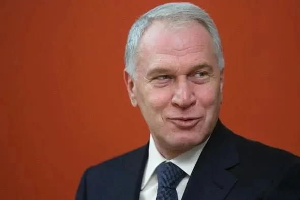 Президент присудил бизнесмену орден III степени за вклад в социальные проекты, сохранение культурно‑исторических ценностей и благотворительную деятельность.