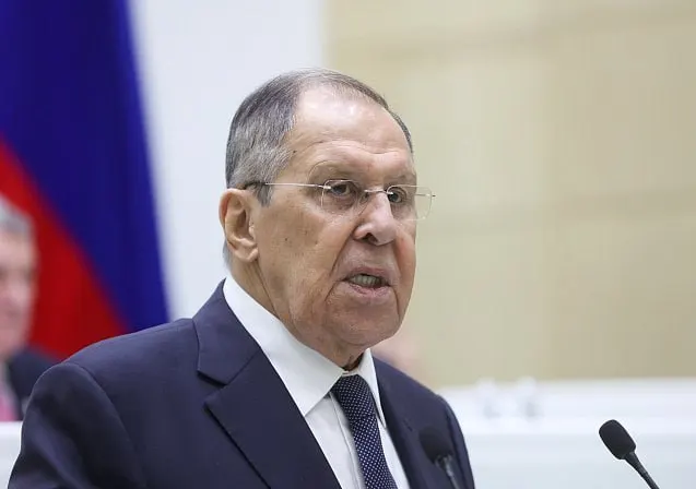 Министр иностранных дел заявил, что закрытие дипмиссий Германии и резкие обвинения в адрес Москвы свидетельствуют об эскалации и отсутствии уроков истории.