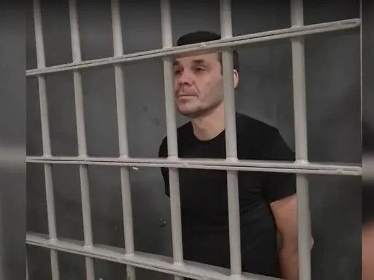 Краснодарский краевой суд вынес 14-летний срок колонии строгого режима гражданину России и Швеции Максиму Артемову по делу о госизмене. Апелляционные инстанции подтвердили решение.