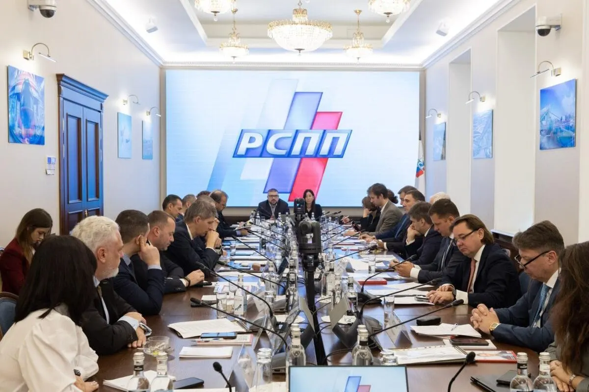 Законопроект о налоге на сверхдоходы может принести казне до 683 млрд рублей, но отрасль предупреждает о рисках для планирования и инвестиций в горнодобывающей сфере.