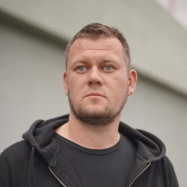 Минюст включил украинского блогера и журналиста Дениса Казанского в список «иностранных агентов». Казанский заявил, что не имеет российского гражданства и ожидал, что власти выдвинут против него более жёсткие обвинения.