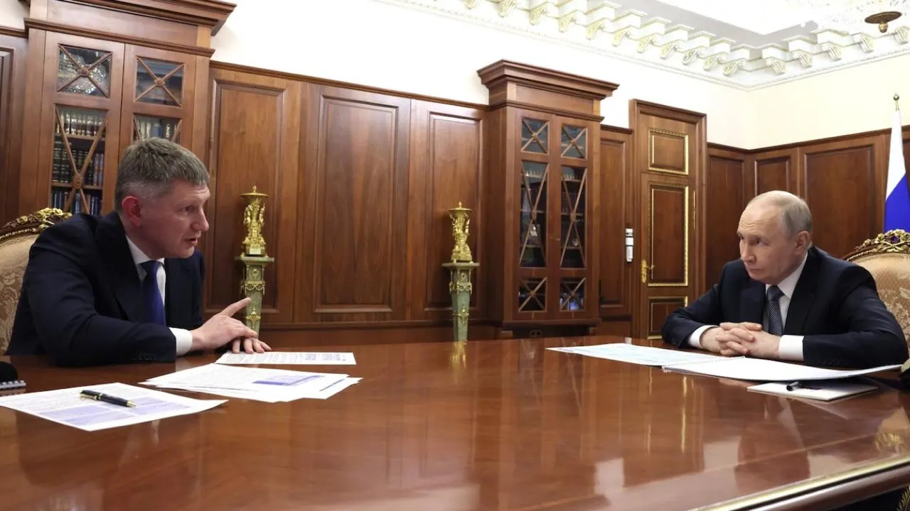 Министр экономического развития заявил президенту, что Россия опережает США по темпам роста ВВП на душу населения, но по абсолютным показателям страна остаётся далеко позади — по данным МВФ, в 2026 году она на 66-м месте.