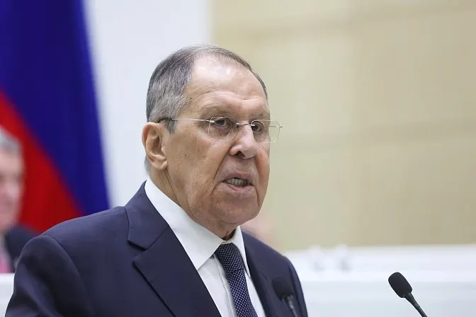 Глава МИД РФ заявил, что Еревану предстоит выбор между ЕАЭС и ЕС, и что вопрос членства нужно разрешать быстро из‑за несовместимости норм.