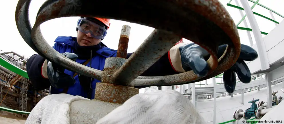 Утром 25 июня беспилотники нанесли удары по Уфимскому нефтеперерабатывающему комплексу: по данным властей и очевидцев, загорелись установки на двух заводах, ведутся проверки и оценка ущерба.