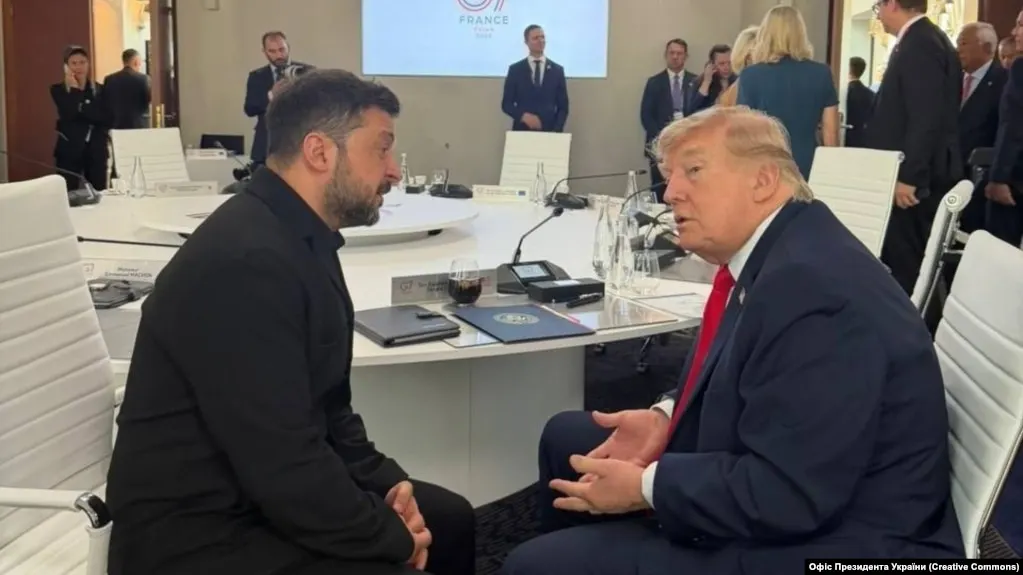 Лидеры стран G7 на встрече в Эвиане сошлись во мнении о необходимости нарастить давление на Россию: обсуждались возможные новые санкции в энергетике и банковском секторе, а также поставки средств ПВО Украине. Формальных решений пока не объявлено.