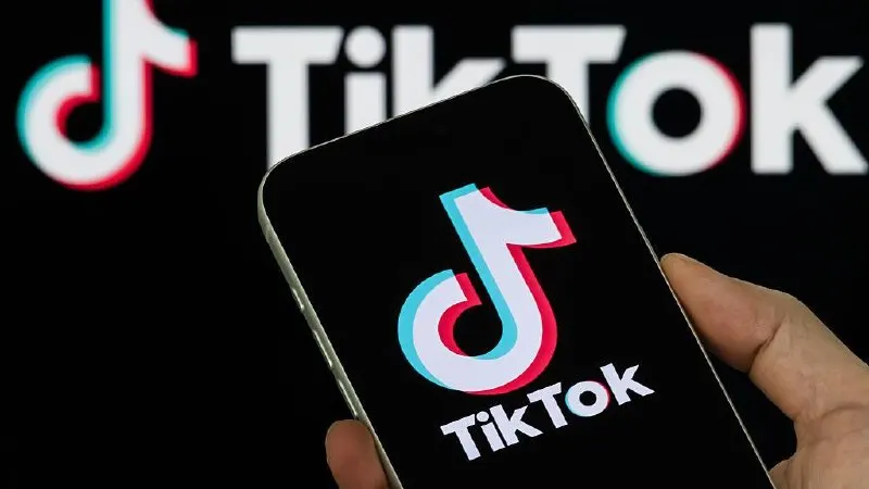Платформа получила штраф после того, как не удалила два ролика, в которых якобы содержалась «пропаганда нетрадиционных сексуальных отношений». Примечание: Верховный Суд признал движение «Международное движение ЛГБТ» экстремистским и запретил его деятельность в России.