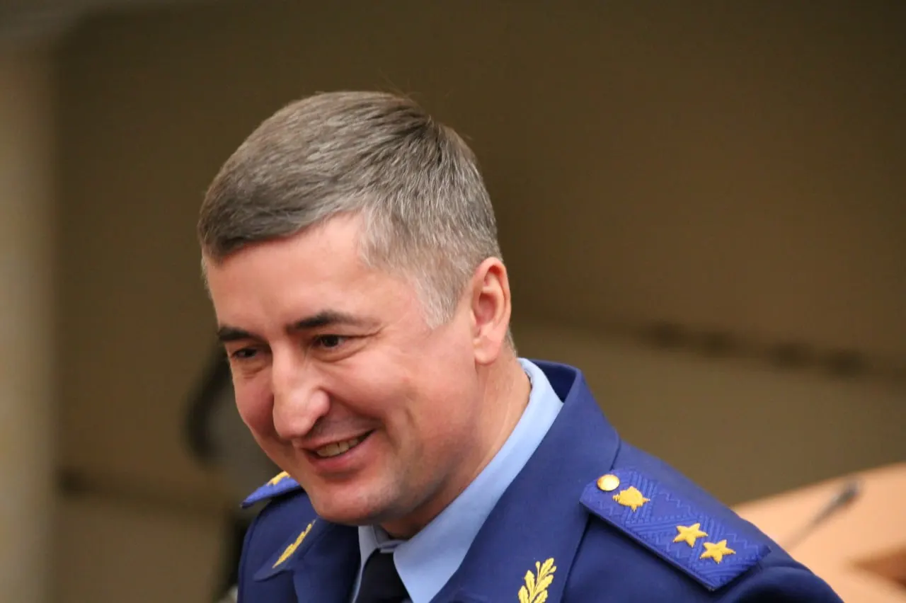 Президент подписал указ: бывший прокурор Саратовской области Сергей Филипенко назначен прокурором Воронежской области на пятилетний срок. Новым прокурором Саратовской области стал Роман Пантелеев. Указ вступил в силу 28 июня.