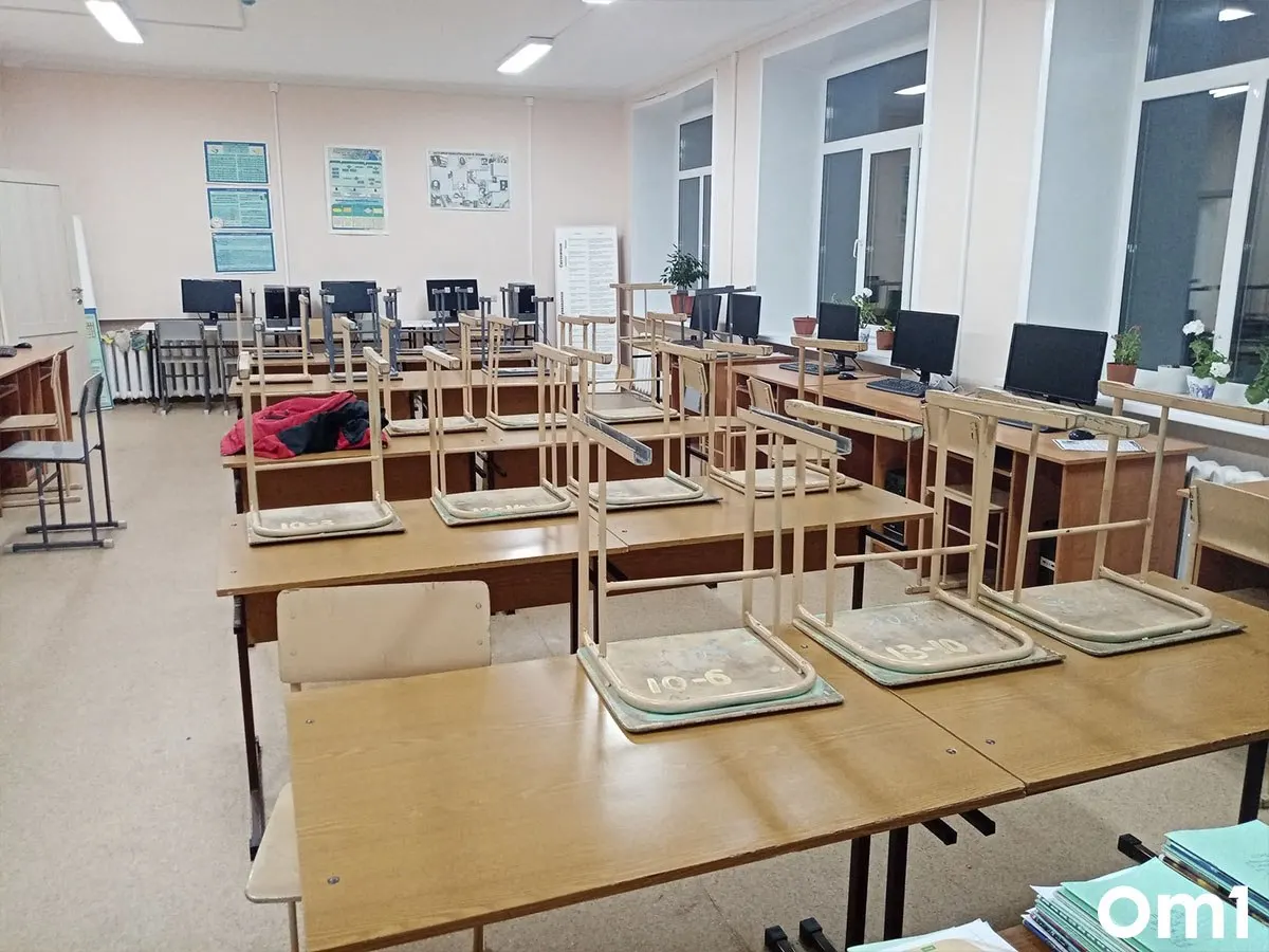 С нового учебного года ученикам первых классов по всей стране не будут задавать домашние задания — такое решение оформлено письмом Минпросвещения РФ; детали реализации доведут до школ позже.