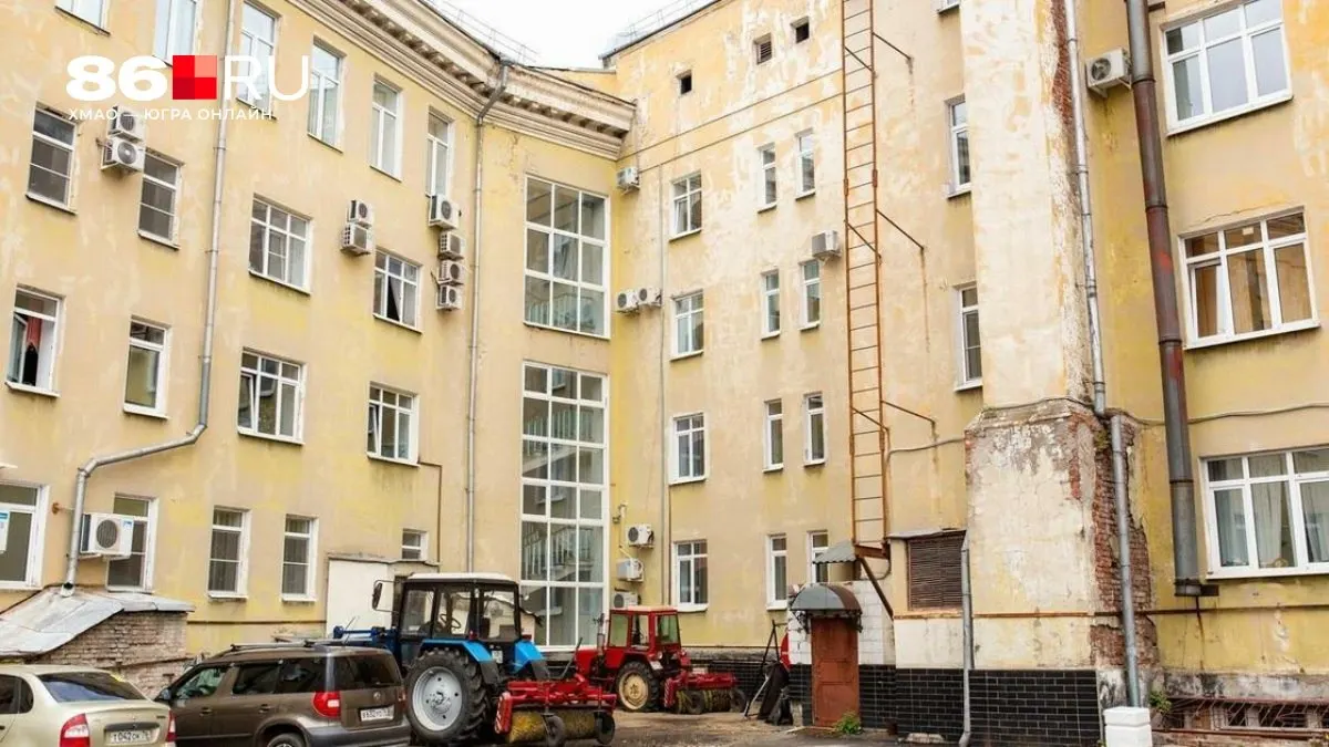 Госдума пояснила, что решения о переустройстве дворовой территории, включая парковки, принимают на общедомовом собрании собственников.