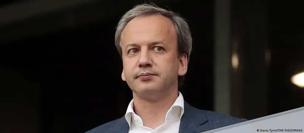 Аркадий Дворкович заявил о намерении оспорить в суде своё включение в санкционный список ЕС и добровольно отказывается от исполнения обязанностей президента Международной шахматной федерации до решения суда.