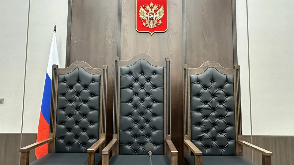 Верховный суд предложил смягчить требования к образованию для ряда должностей в судах — инициатива направлена на сокращение кадрового дефицита и привлечение молодёжи, отмечают в надзорных органах.