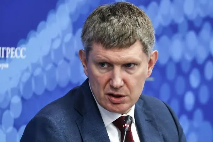 Минэкономразвития утвердило правило: гостиницы с более чем 50 номерами обязаны принимать постояльцев при подтверждении личности через государственный мессенджер даже при отсутствии документов. Отелям помогут с подключением и обучением персонала.