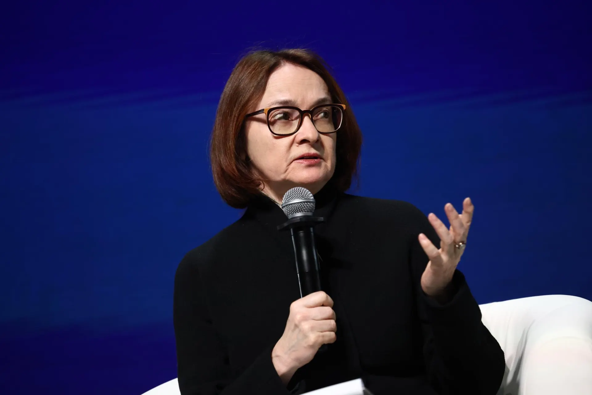 Глава Центробанка предупредила о рисках преждевременного снижения ставки и рассказала, к чему это может привести для инфляции и финансовой стабильности.