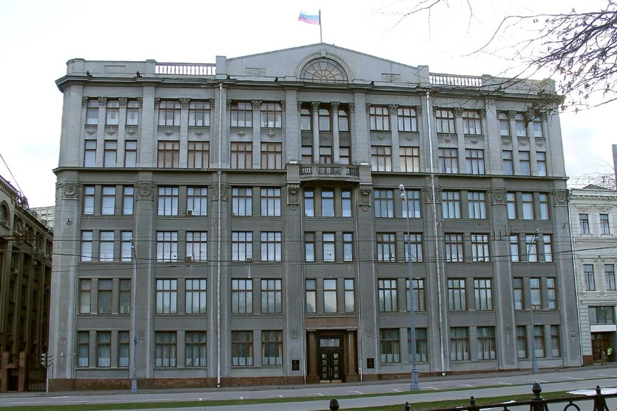 По словам нескольких источников в прокремлёвских медиа, администрация президента рекомендовала не публиковать фото и видео последствий атак ВСУ по российской территории и больше показывать результаты российских ударов по Украине. Ряд каналов уже сократил публикации с такими материалами.
