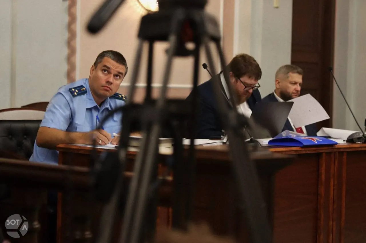 Прокурор частично поддержал иск о снятии партии «Яблоко» с выборов в Госдуму, указав на нарушения при финансировании и использовании интеллектуальной собственности.