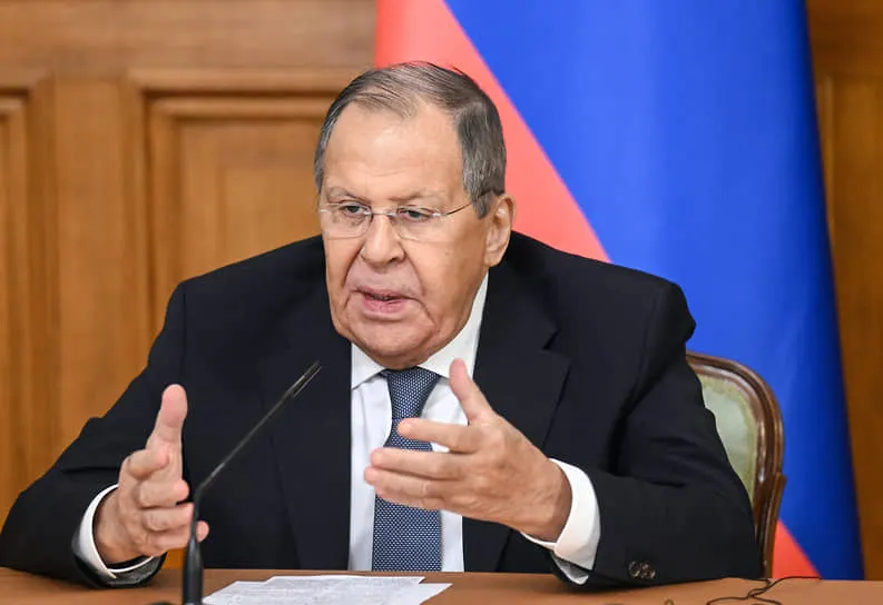 Министр иностранных дел России заявил, что информационная война вокруг спецоперации в Украине будет развиваться и обостряться.